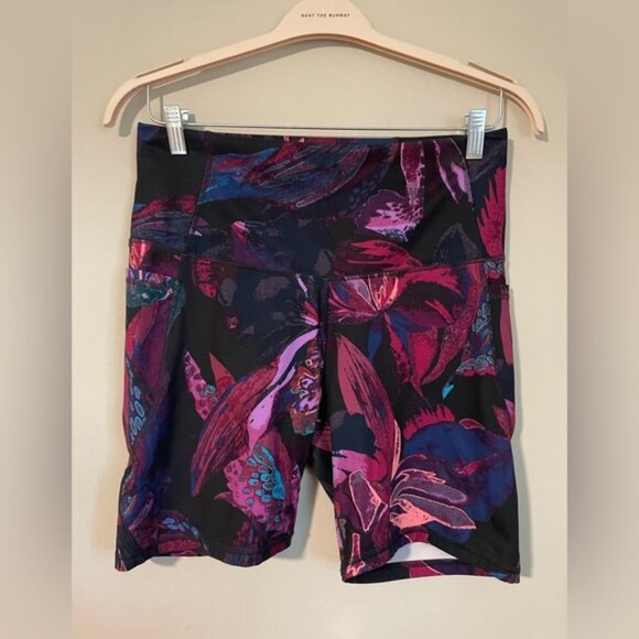 all in motion Pants - ALL IN MOTION - watercolor fire burst workout shorts - size XL
